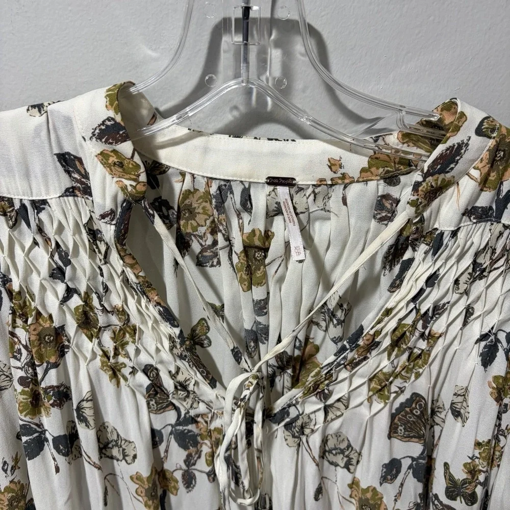 Free People Pebble Crepe Butterfly Print Top Ivory XS Boho Tunic Raw Hem Peasant